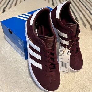 Adidas Gazelle Sneaker Trendy Maroon Color